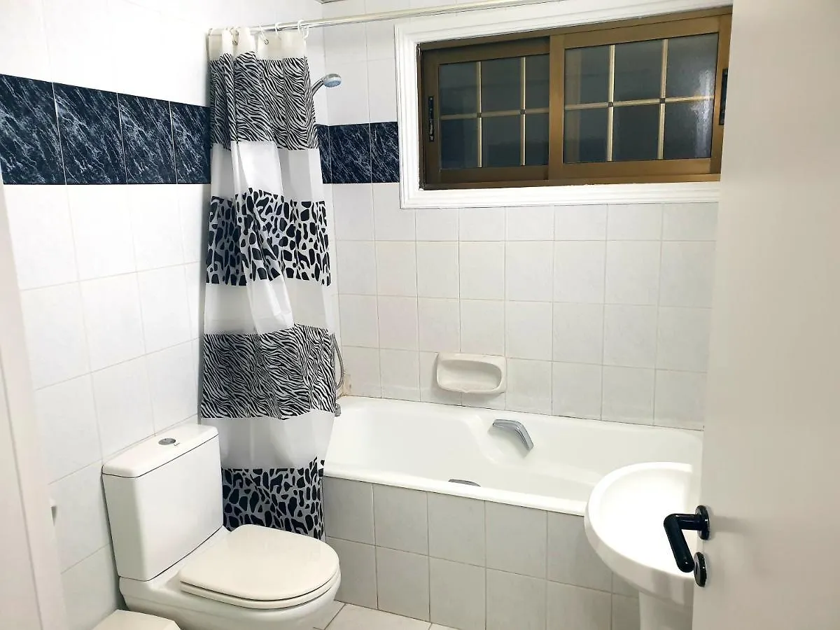 La Veranda Sea View Apartments لارنكا 0*,