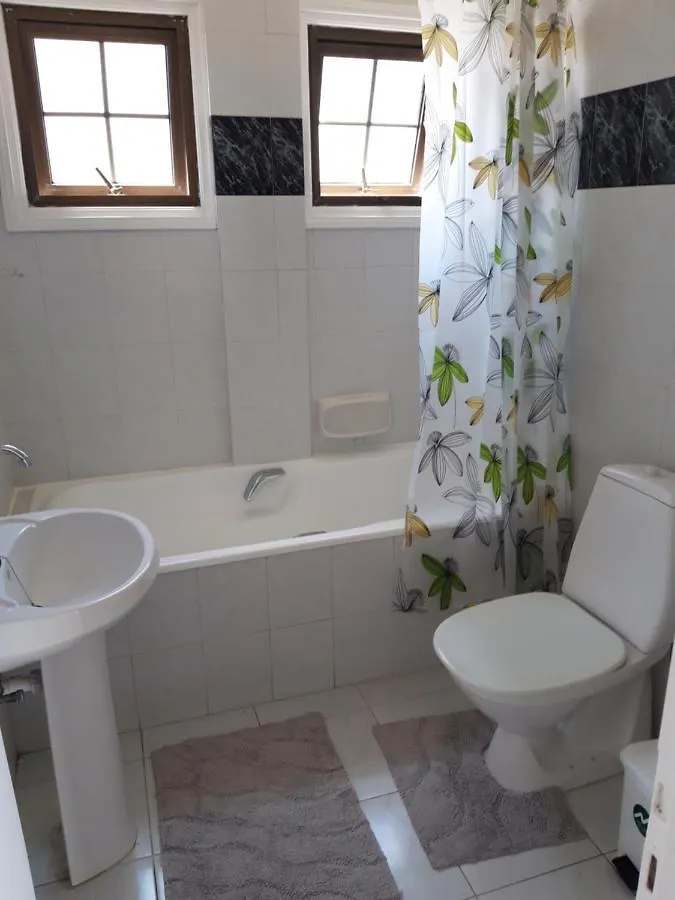 La Veranda Sea View Apartments لارنكا 0*,