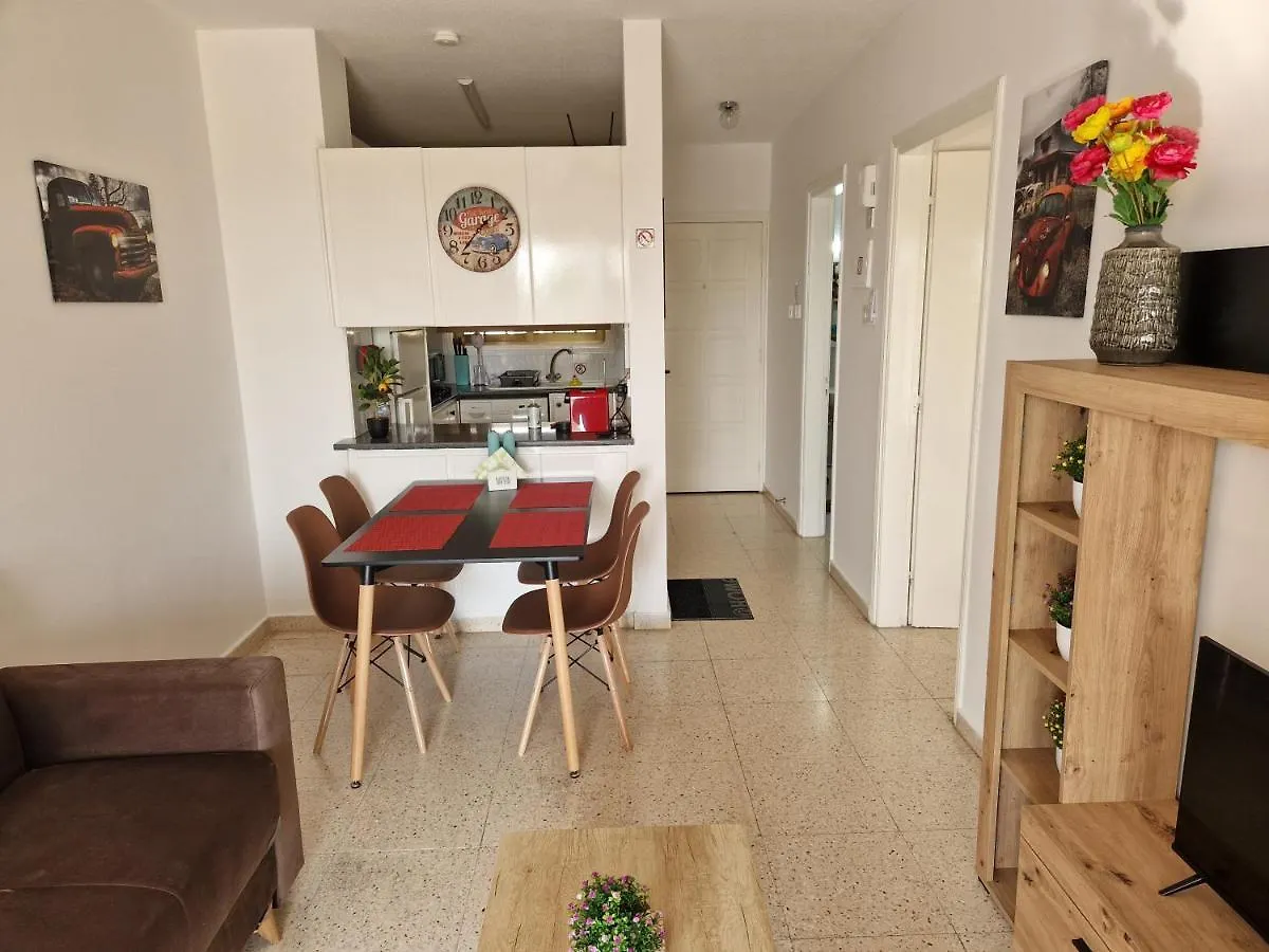 La Veranda Sea View Apartments لارنكا