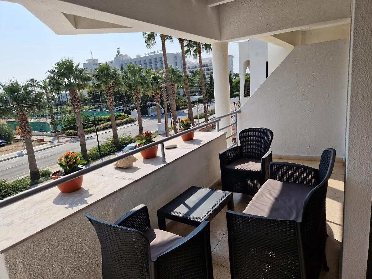 La Veranda Sea View Apartments لارنكا 0*,