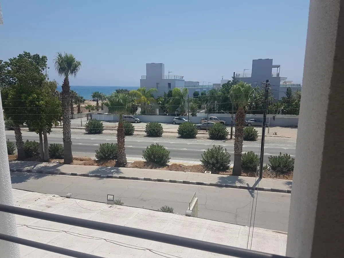 La Veranda Sea View Apartments Lárnaka